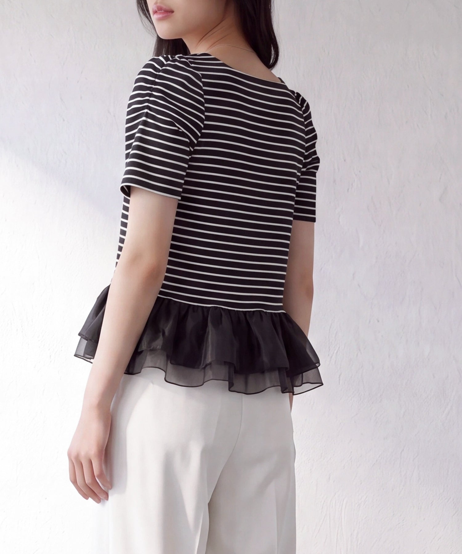 ブラック×ホワイト　model：160　着用サイズ：M
