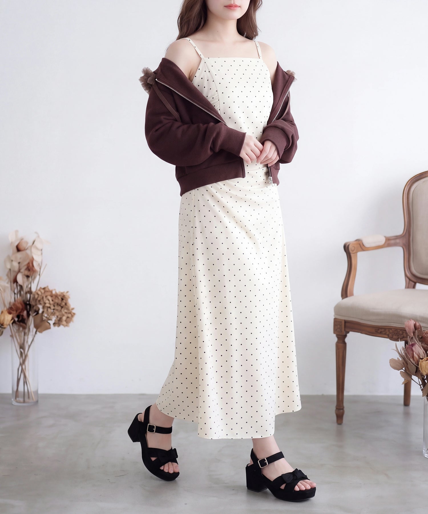 ホワイト　model：160　着用サイズ：M(AI画像)