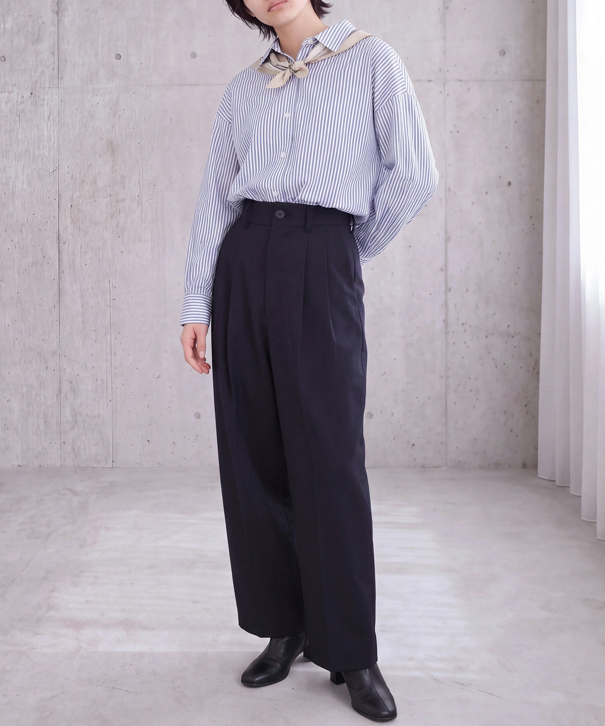 ネイビー (AI画像)　model：160cm　着用サイズ：M