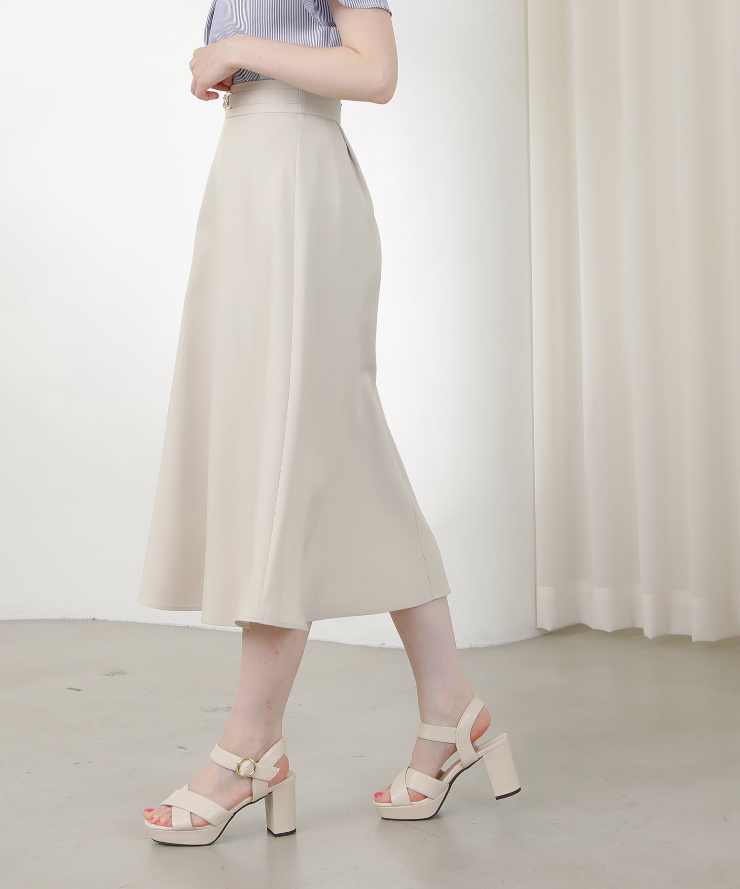 ベージュ　model：163　着用サイズ：M