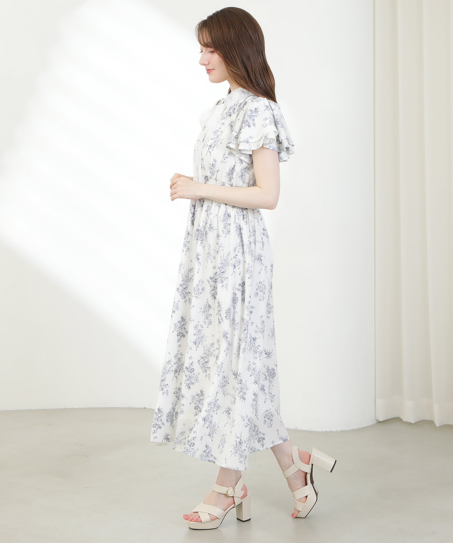 ホワイト　model:163cm  着用サイズ：M