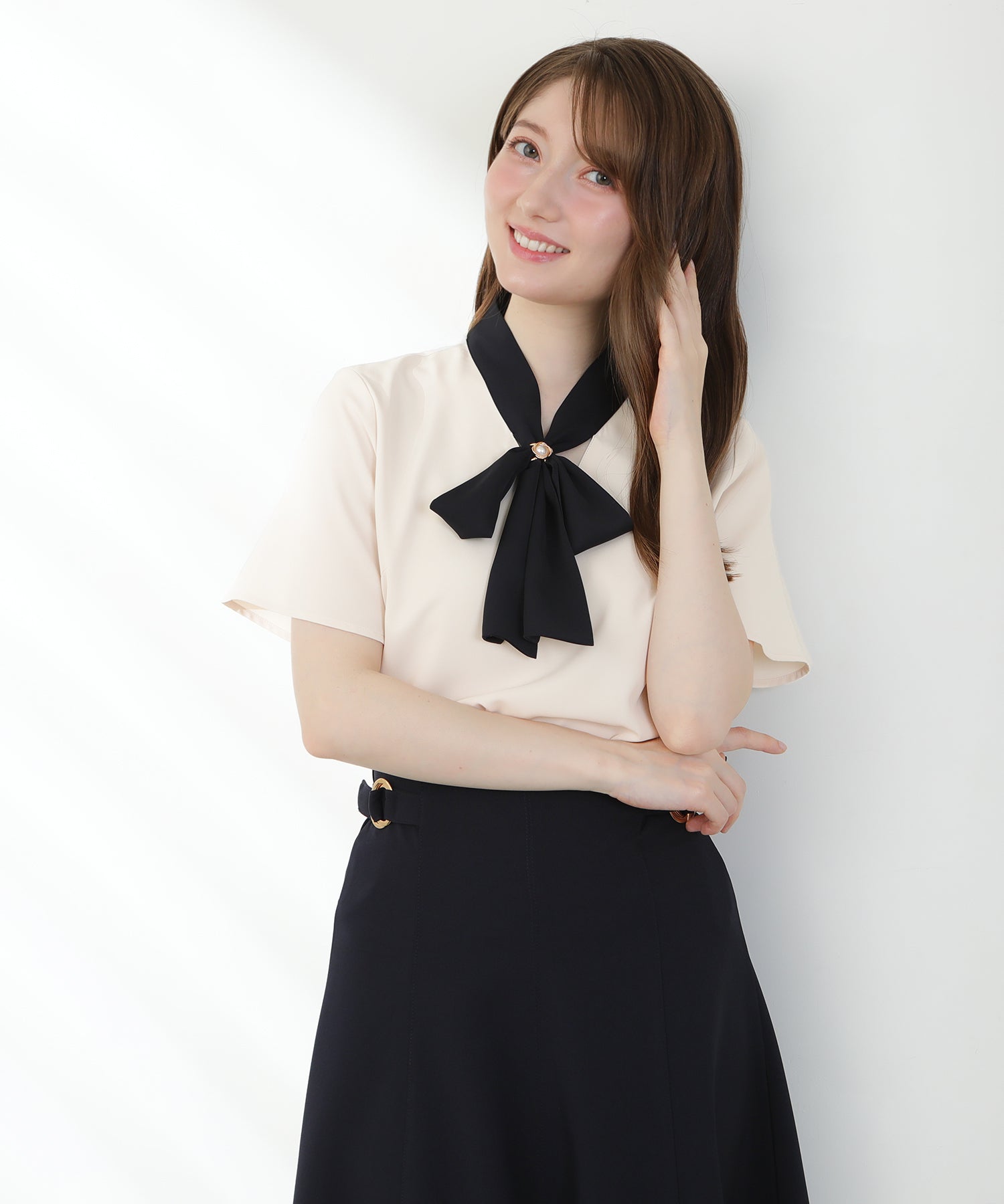 ベージュ
