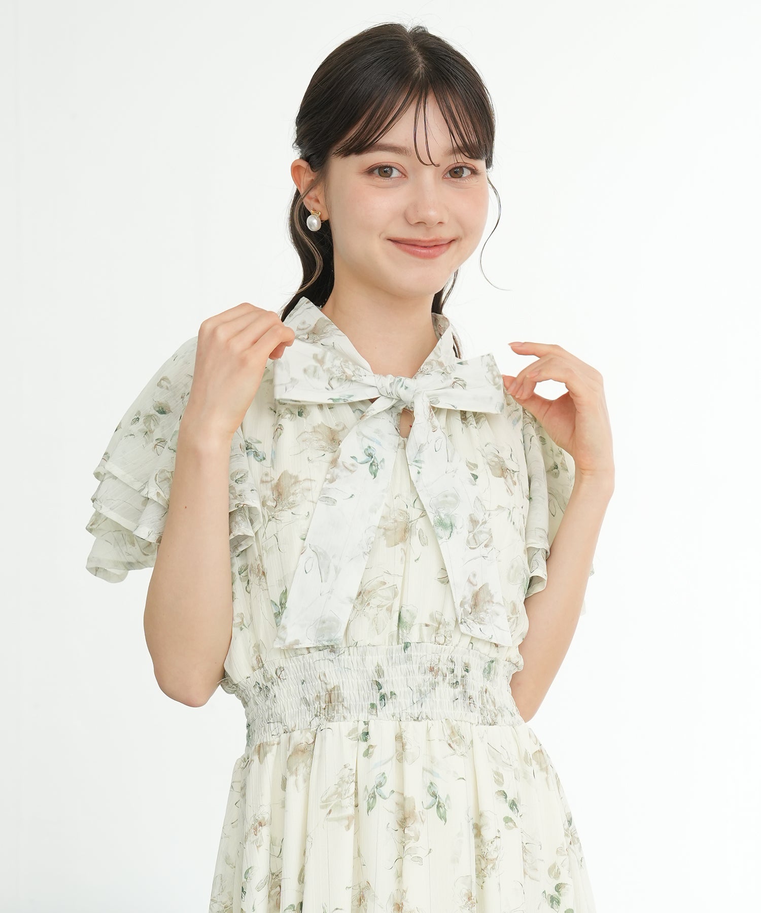 ベージュ　MODEL：158　着用サイズ：M