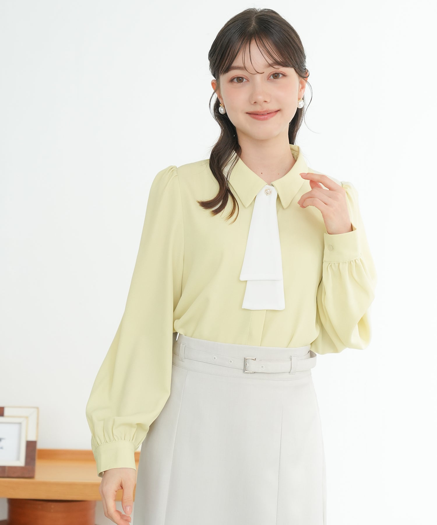 イエロー×ホワイト(ボウタイ)