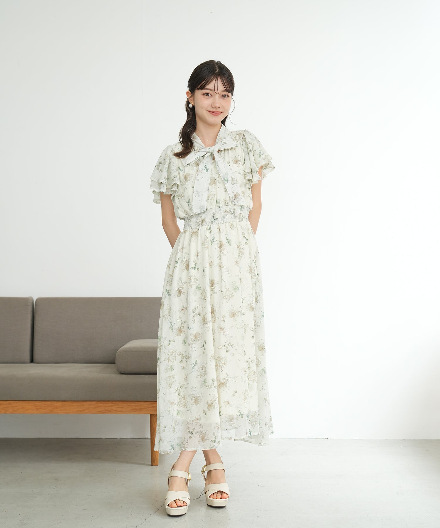 花柄リボンタイワンピース