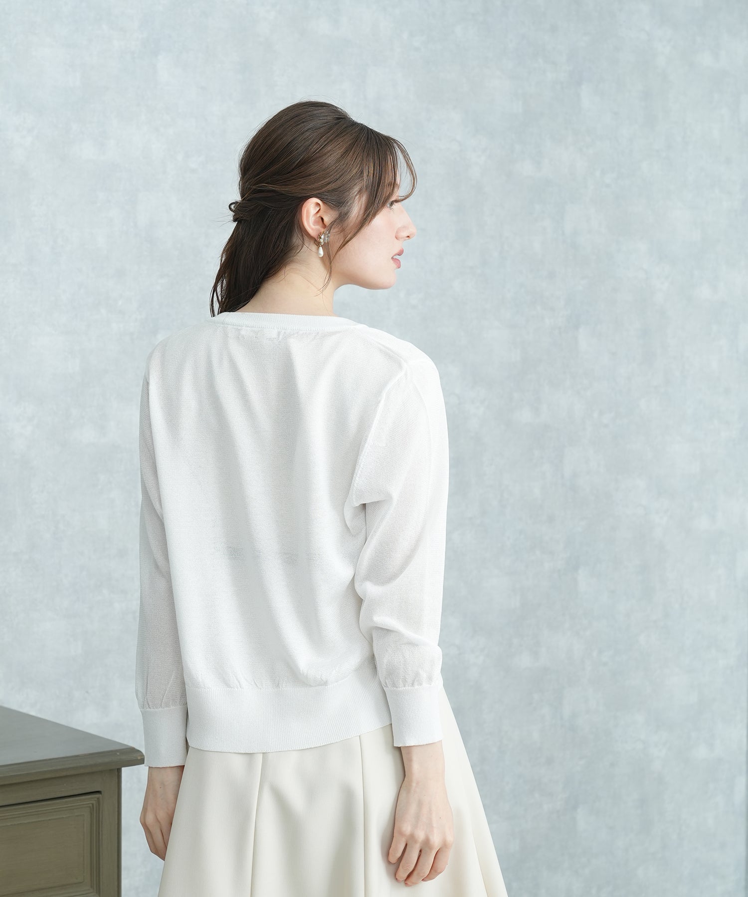 ホワイト　MODEL：163　着用サイズ：M