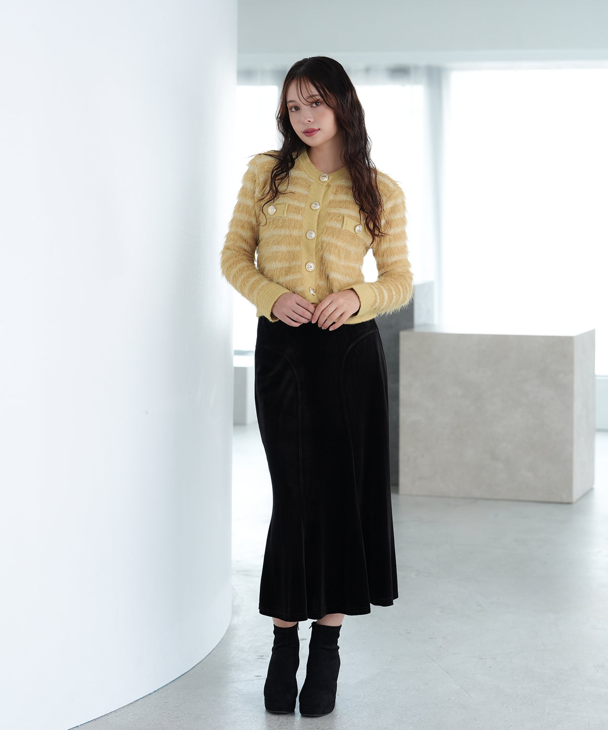 イエローベージュ model: 171cm 着用サイズ: M