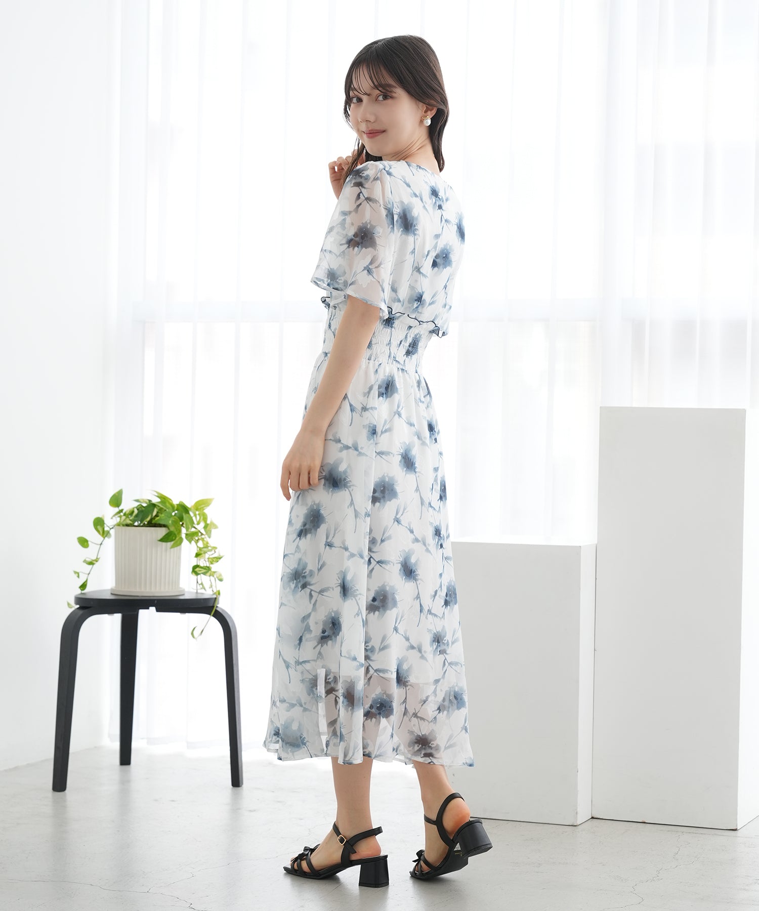 ブルー　model：158　着用サイズ：M