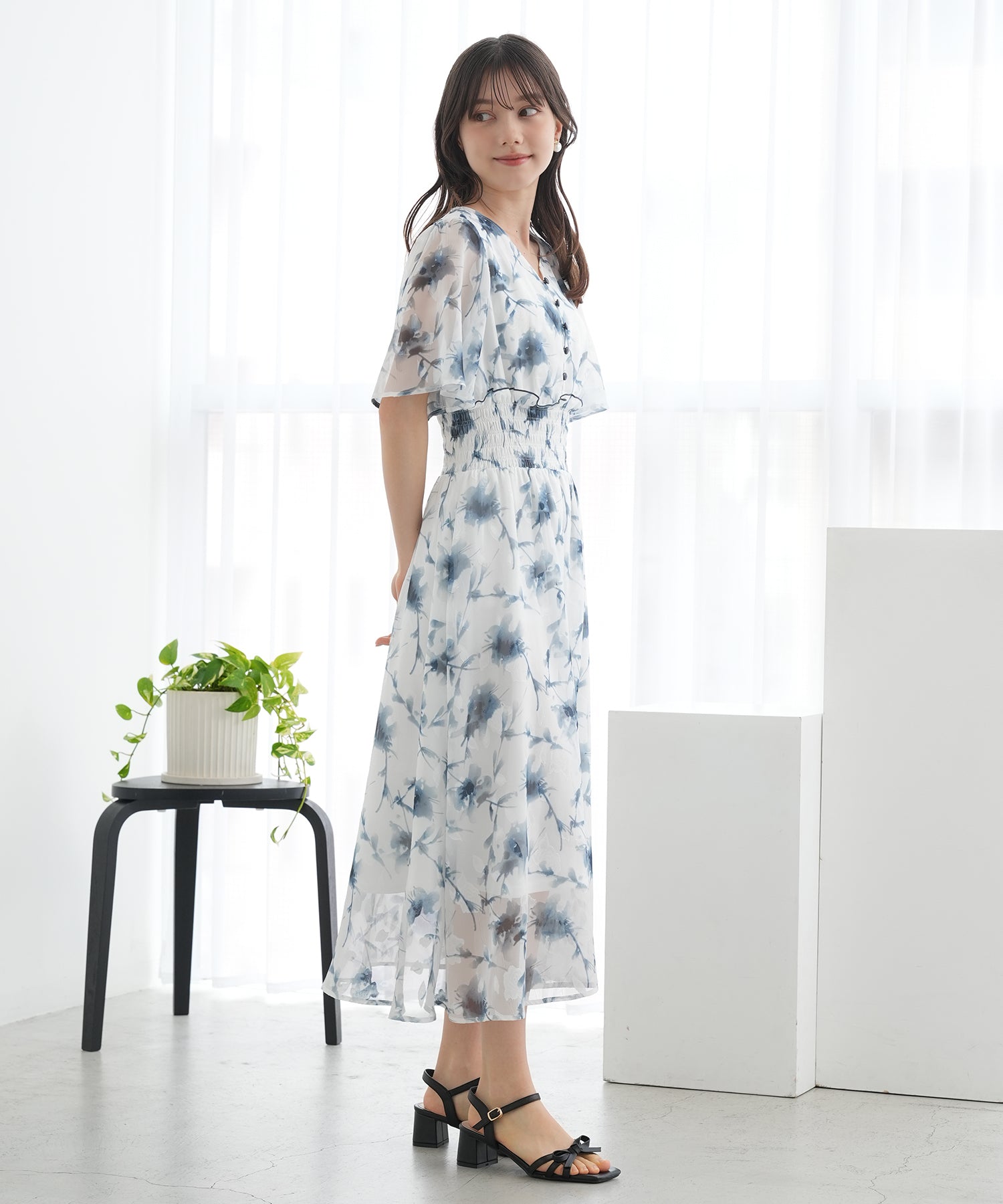 ブルー　model：158　着用サイズ：M