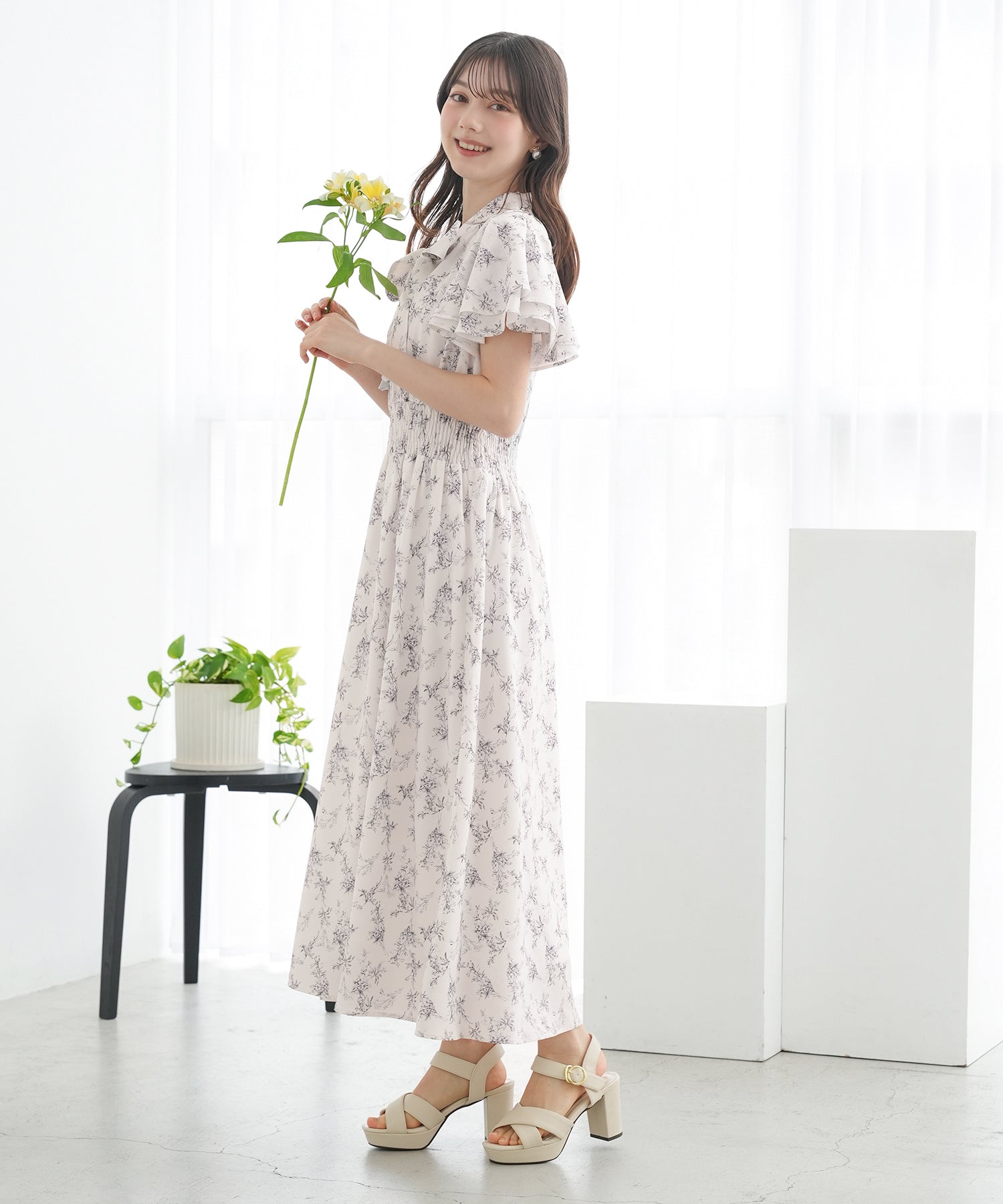 花柄リボンタイワンピース