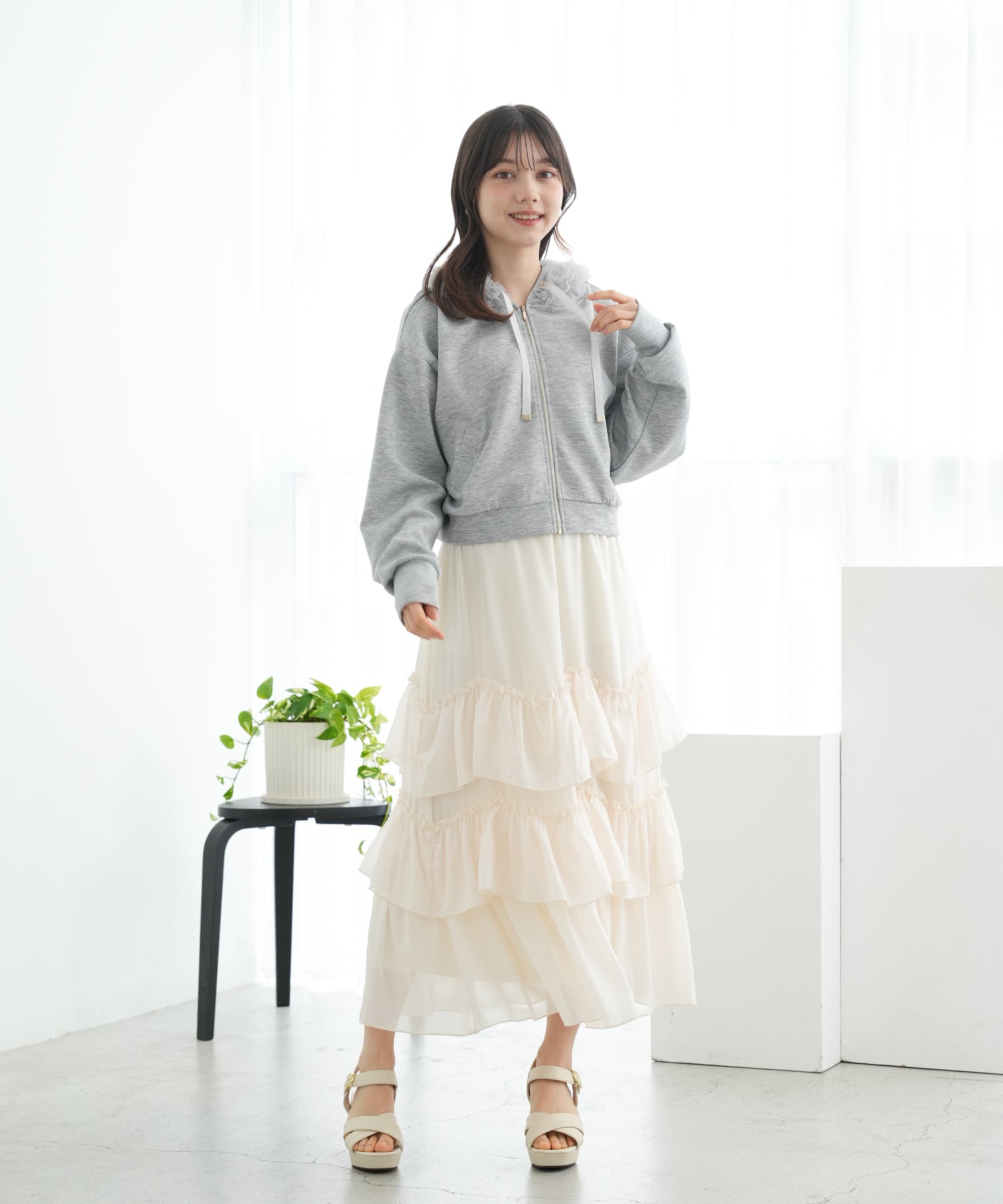 ライトグレー　model：158　着用サイズ：M