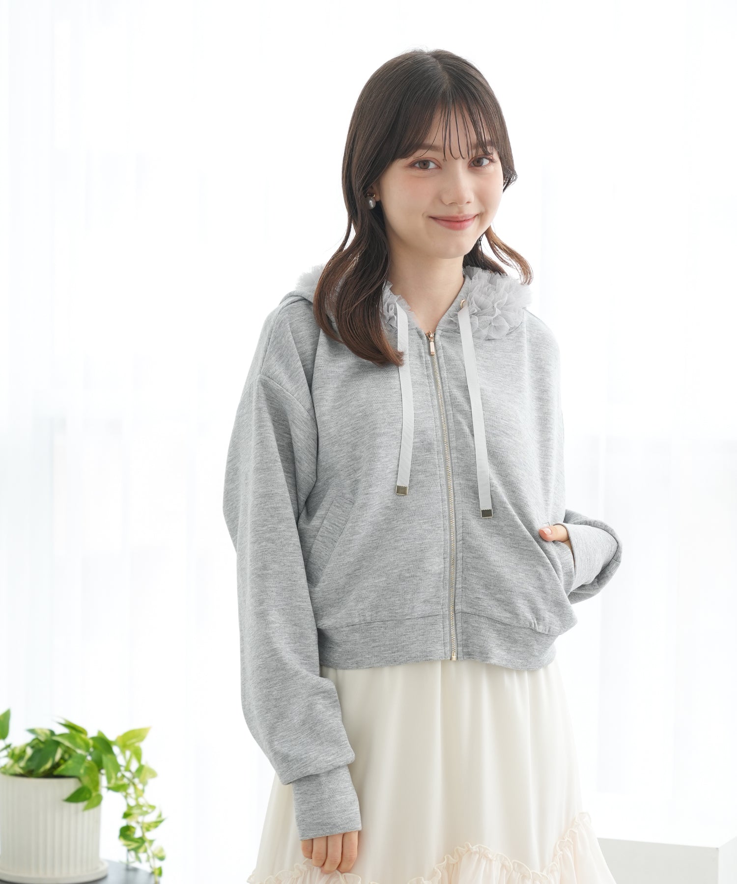 ライトグレー　model：158　着用サイズ：M