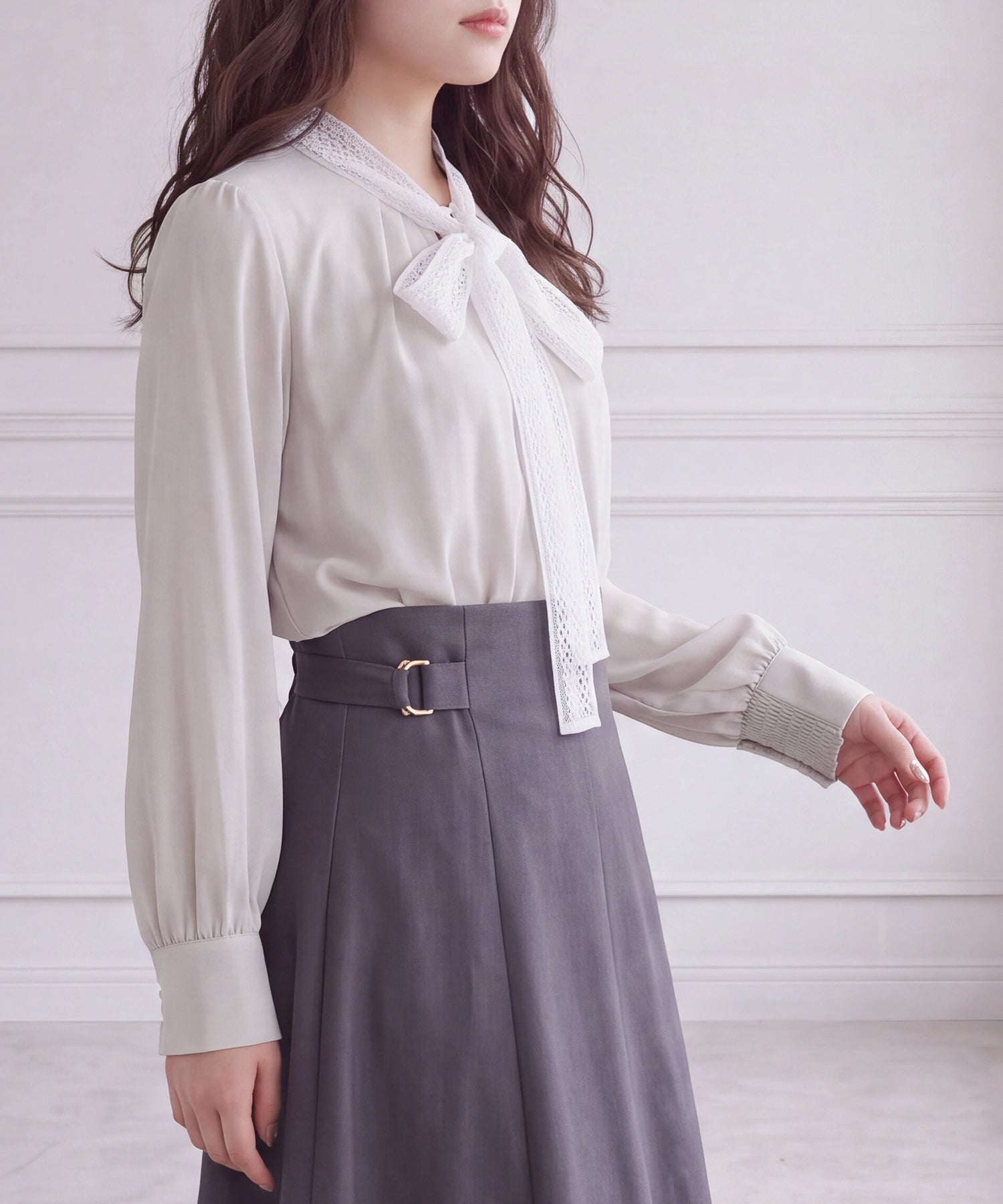 グレージュ(AI画像) 　model：160cm　着用サイズ：M