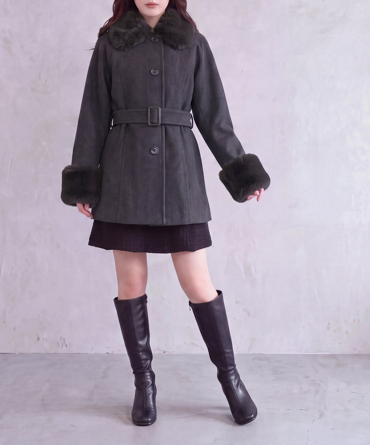 チャコール(AI画像)　model: 160cm　着用サイズ: M