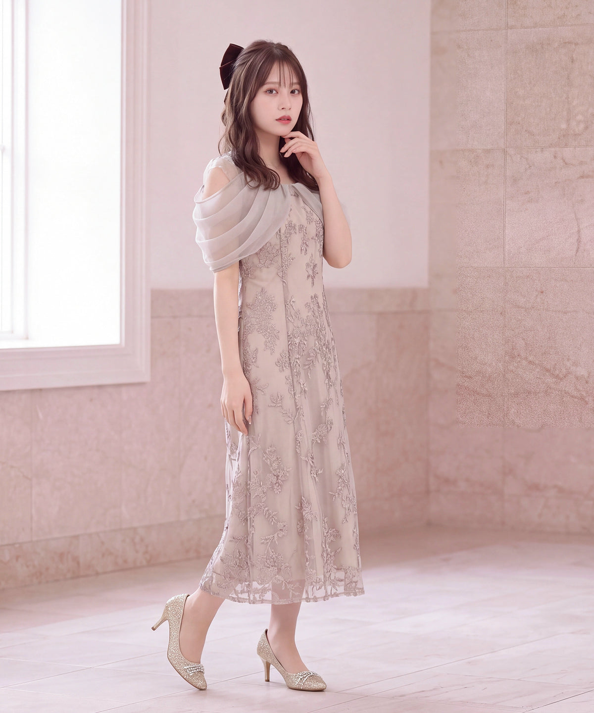 ベージュ(AI画像)　model：156　着用サイズ：S