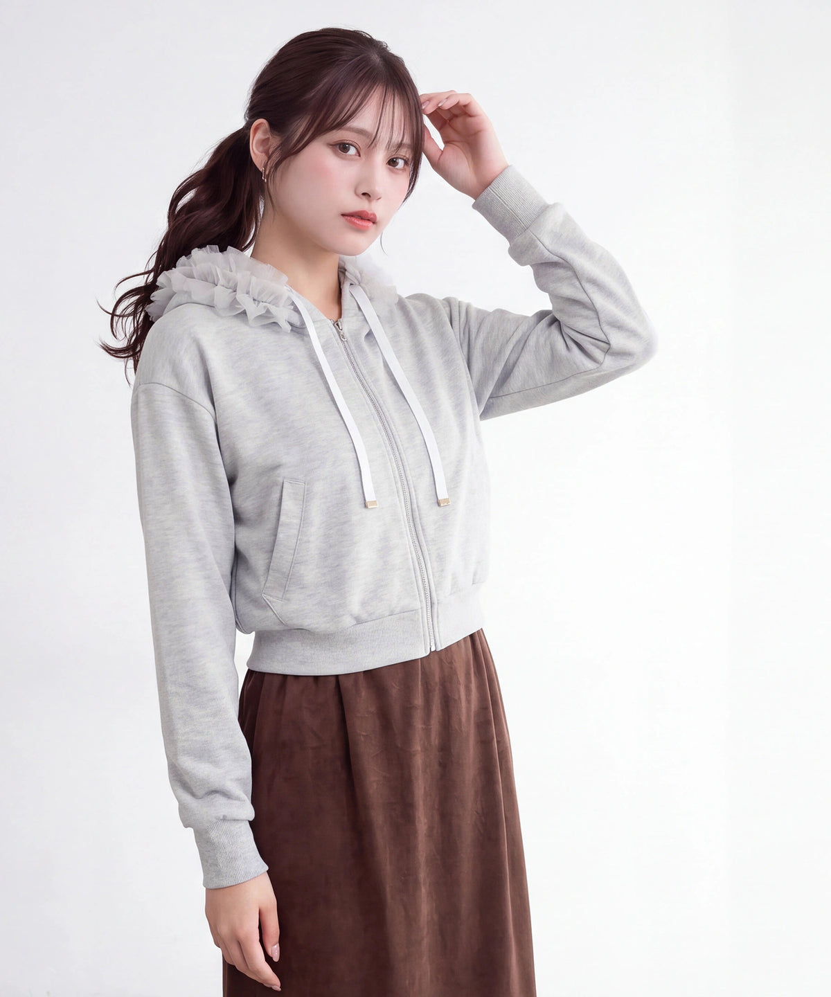ライトグレー(AI画像)model：160cm　着用サイズ：M