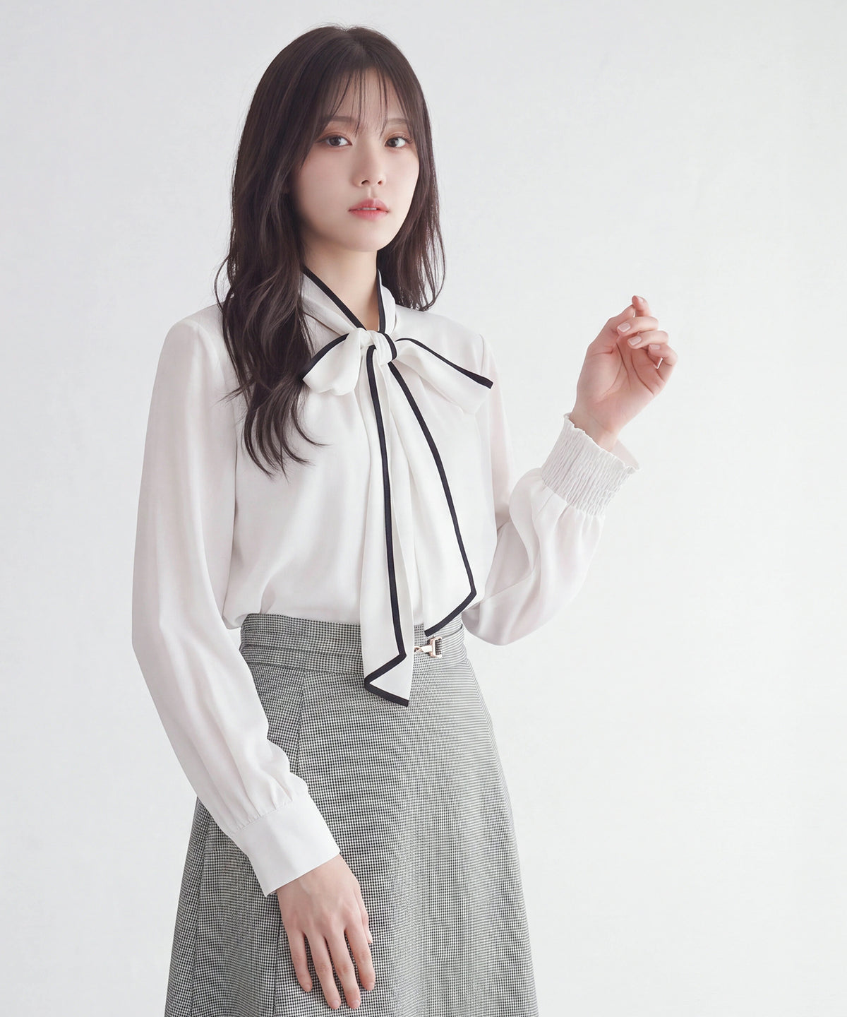 ホワイト model：160cm　着用サイズ：M (AI画像)