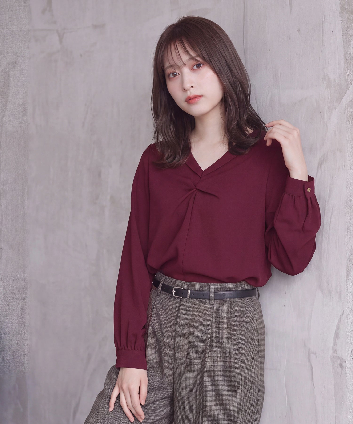 ワイン  (AI画像)model：160cm　着用サイズ：M