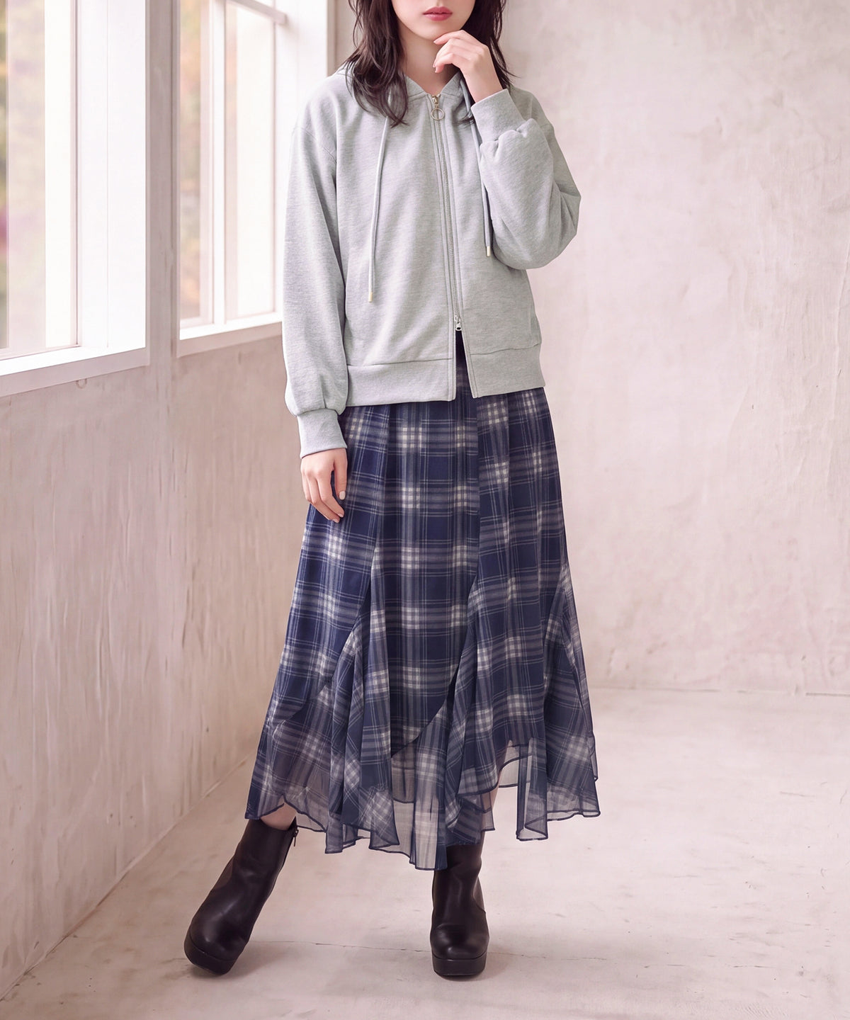 ライトグレー(AI画像) model:160cm 着用サイズ: M