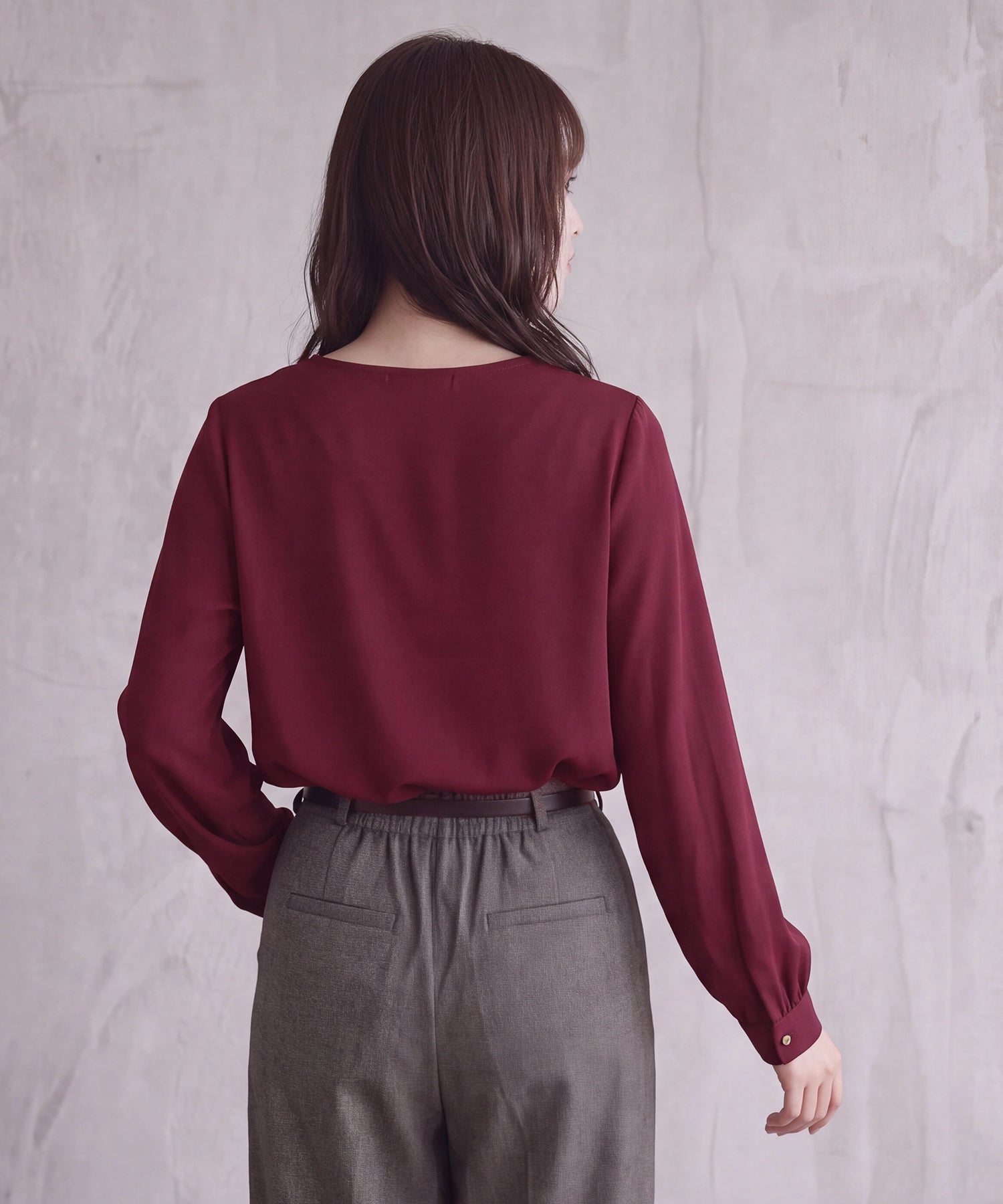 ワイン  (AI画像)model：160cm　着用サイズ：M
