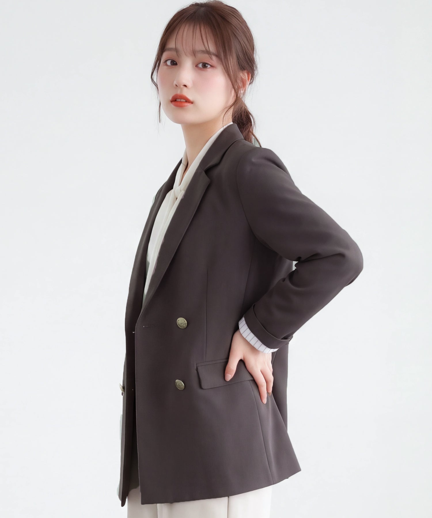 モカ(AI画像)　model：160　着用サイズ：M