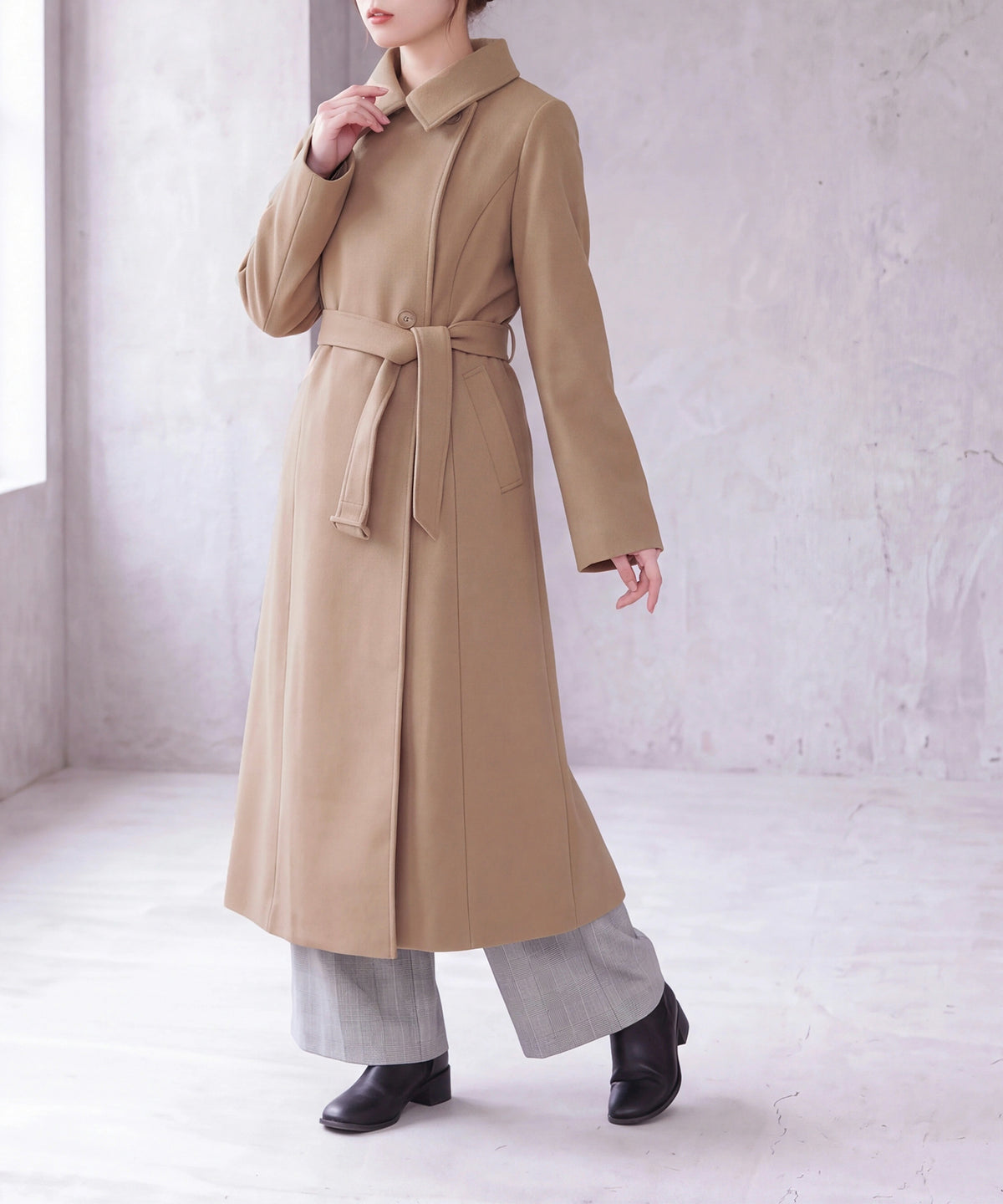 ベージュ(AI画像)　model：160cm　着用サイズ：M