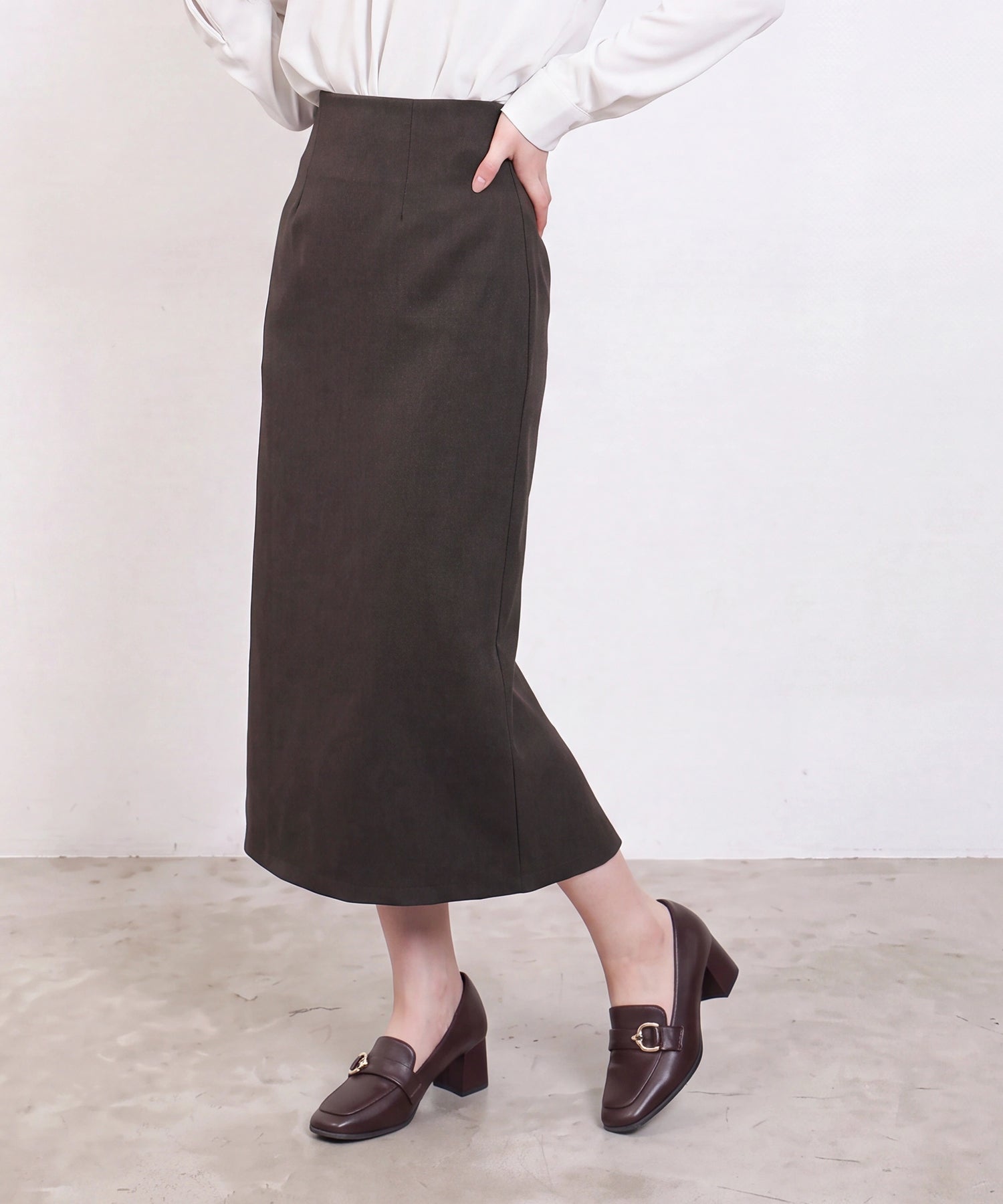 ブラウン　model:160　 着用サイズ：M(AI画像)