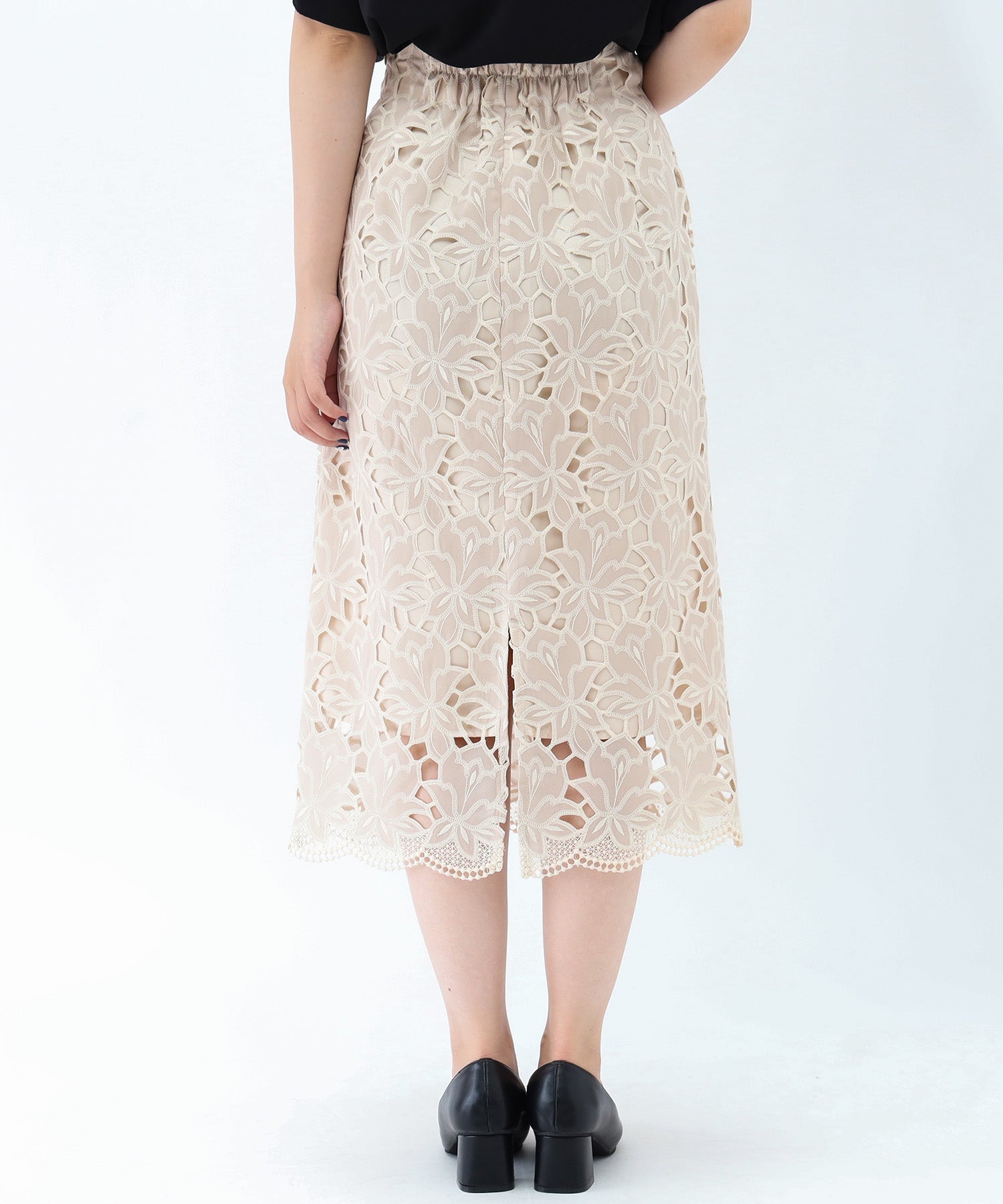 刺繍レースタイトスカート