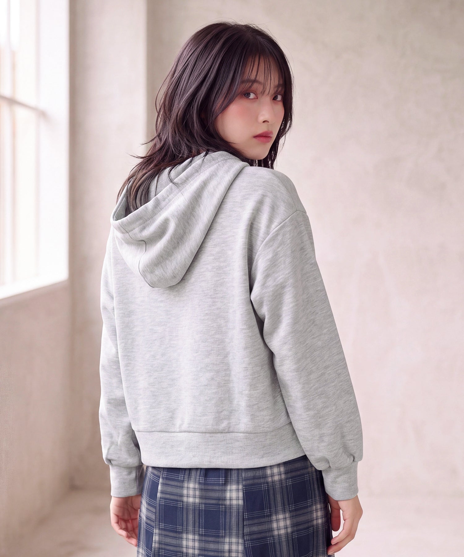 ライトグレー(AI画像) model:160cm 着用サイズ: M