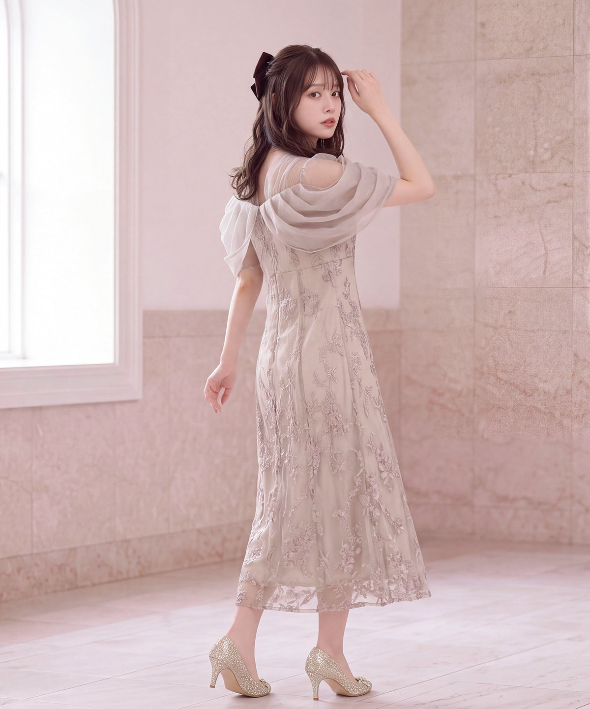 ベージュ(AI画像)　model：156　着用サイズ：S