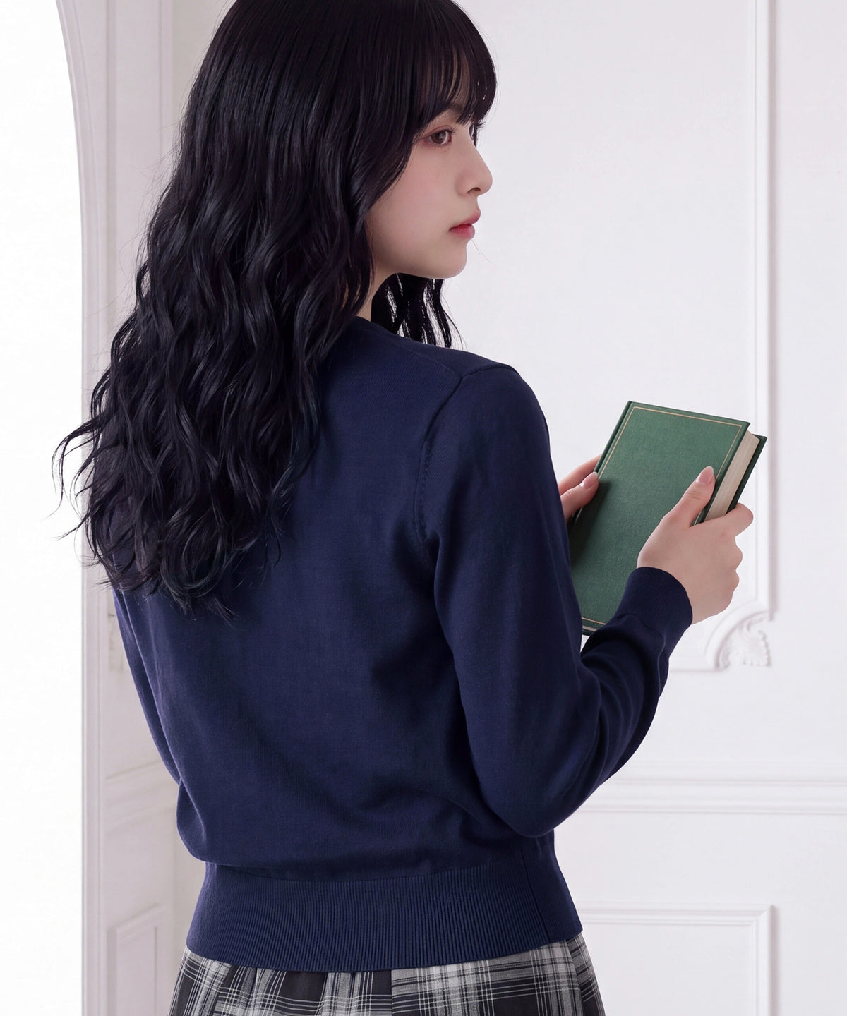 ネイビー(AI画像)　model：160　着用サイズ：M