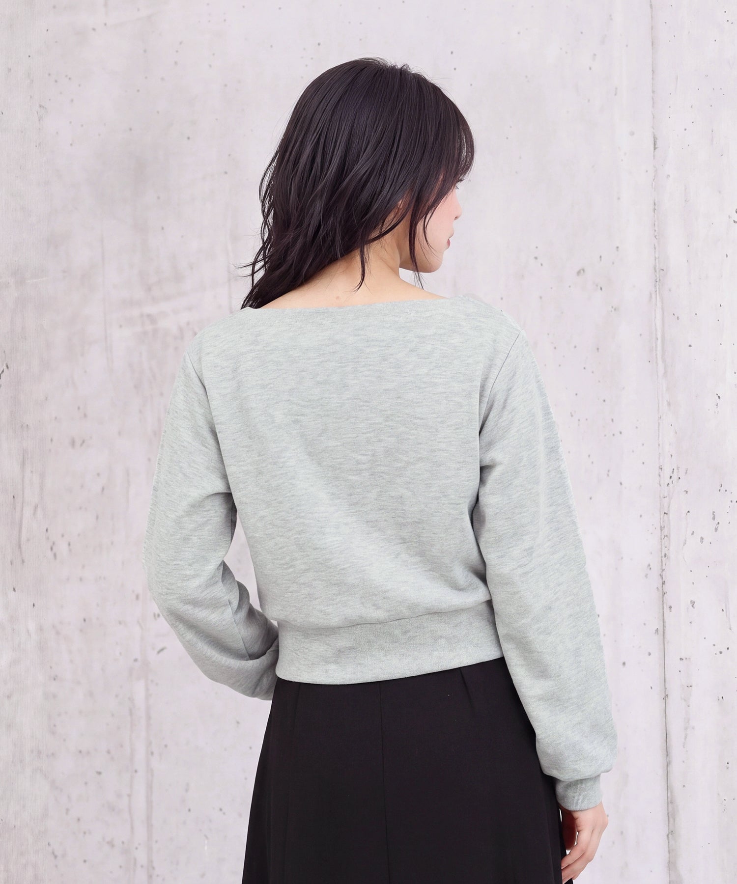 ライトグレー(AI画像)　model：160cm　着用サイズ：M
