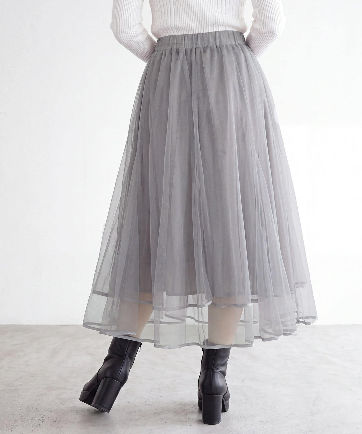 ライトグレー(AI画像)model：160ｃｍ　着用サイズ：Ｍ