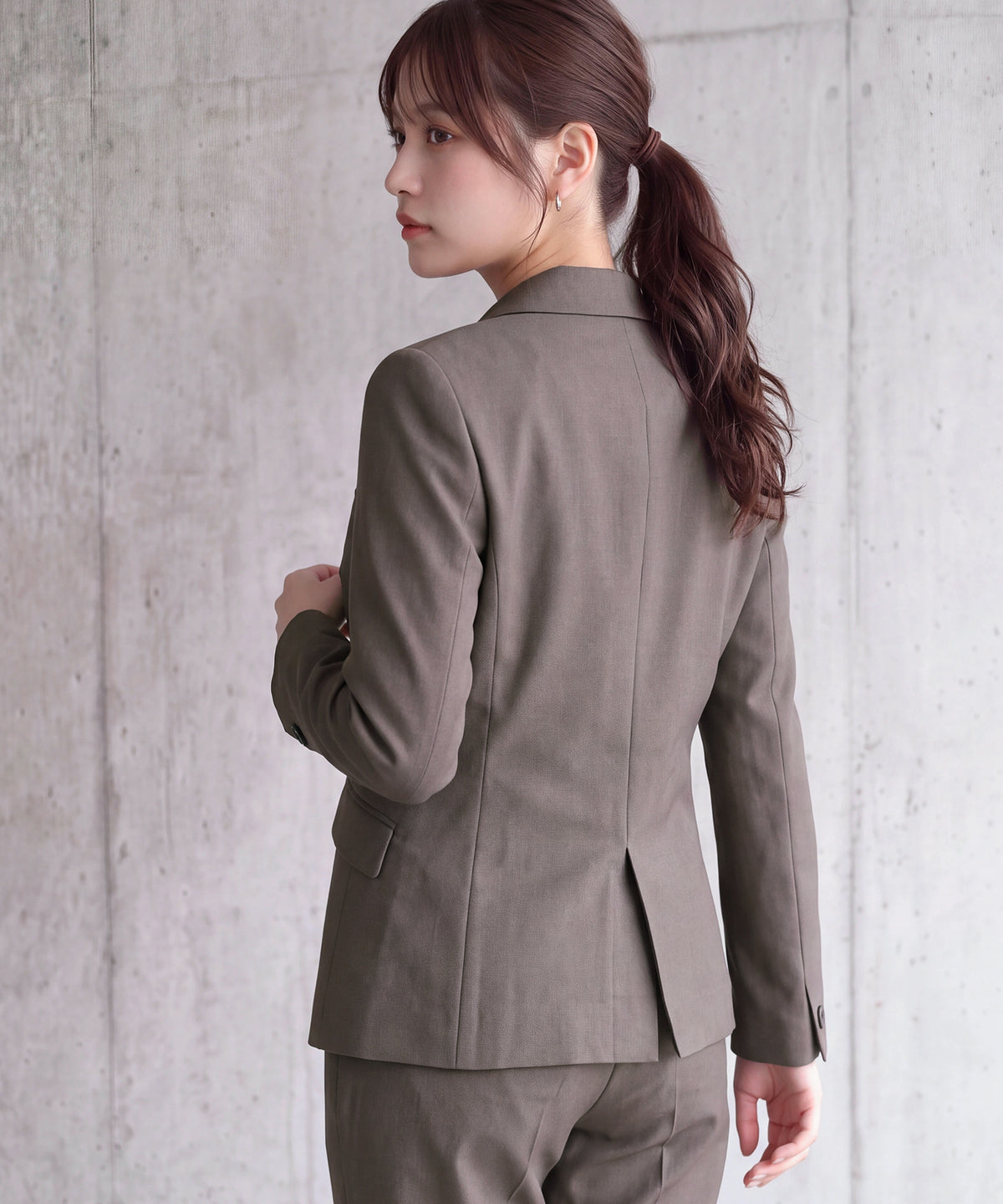 ブラウン(AI画像) model：160cm 着用サイズ：M