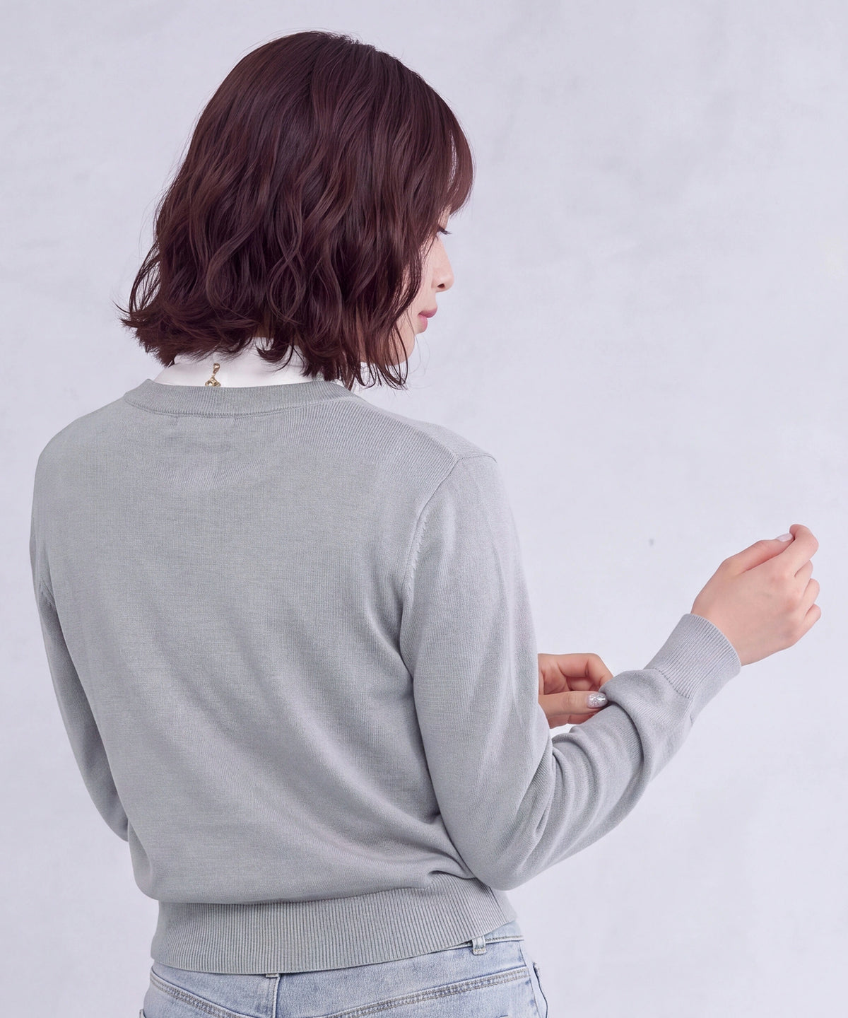 ライトグレー(AI画像)　model：160　着用サイズ：M