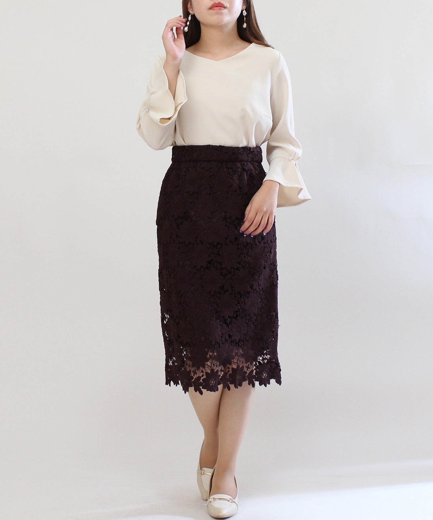 ブルネロクチネリ タイトスカート モニーレ装飾 ブルネロクチネリ タイトスカート モニーレ装飾 ブルネロ