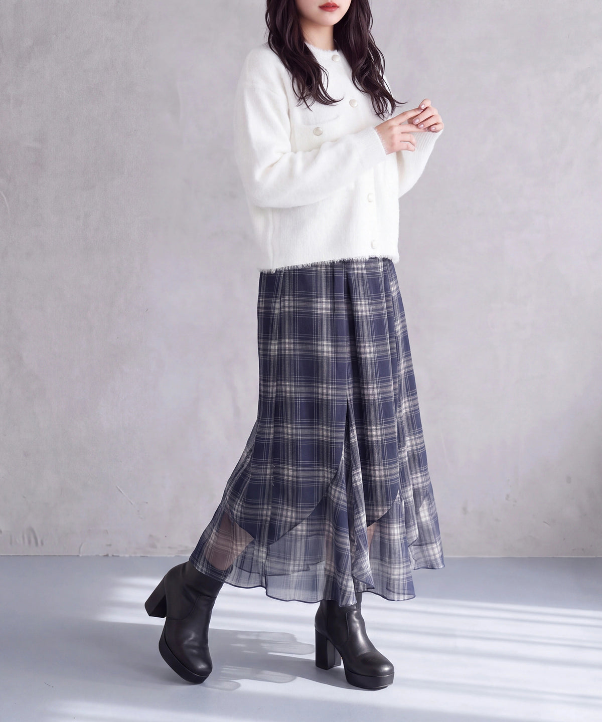 アイボリー(AI画像)　model：160㎝　着用サイズ：M