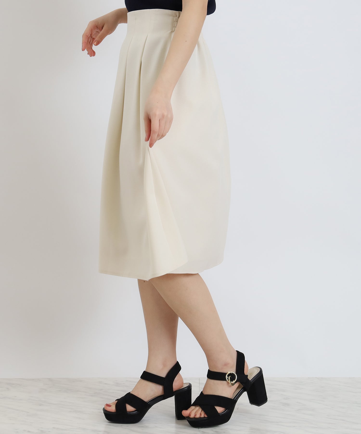 ベージュ　model：156　着用サイズ：S