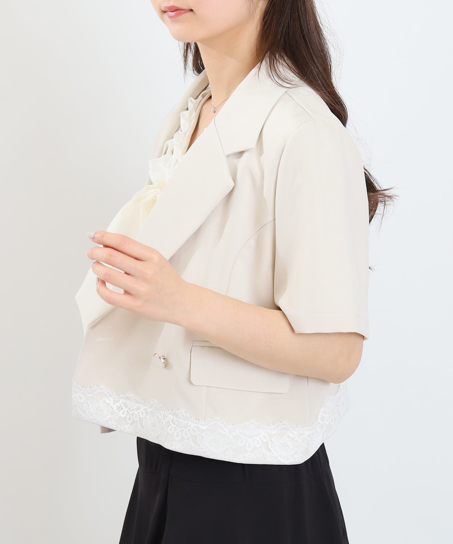ベージュ　model：160　着用サイズ：M