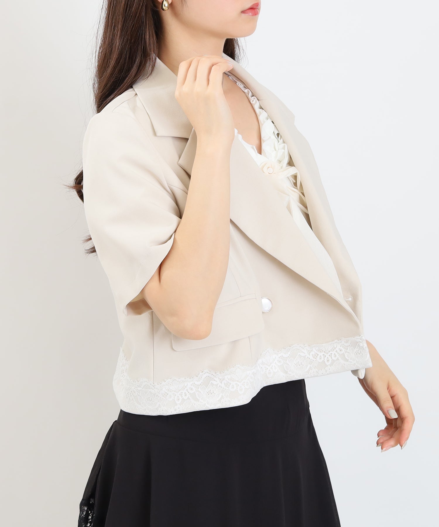 ベージュ　model：160　着用サイズ：M