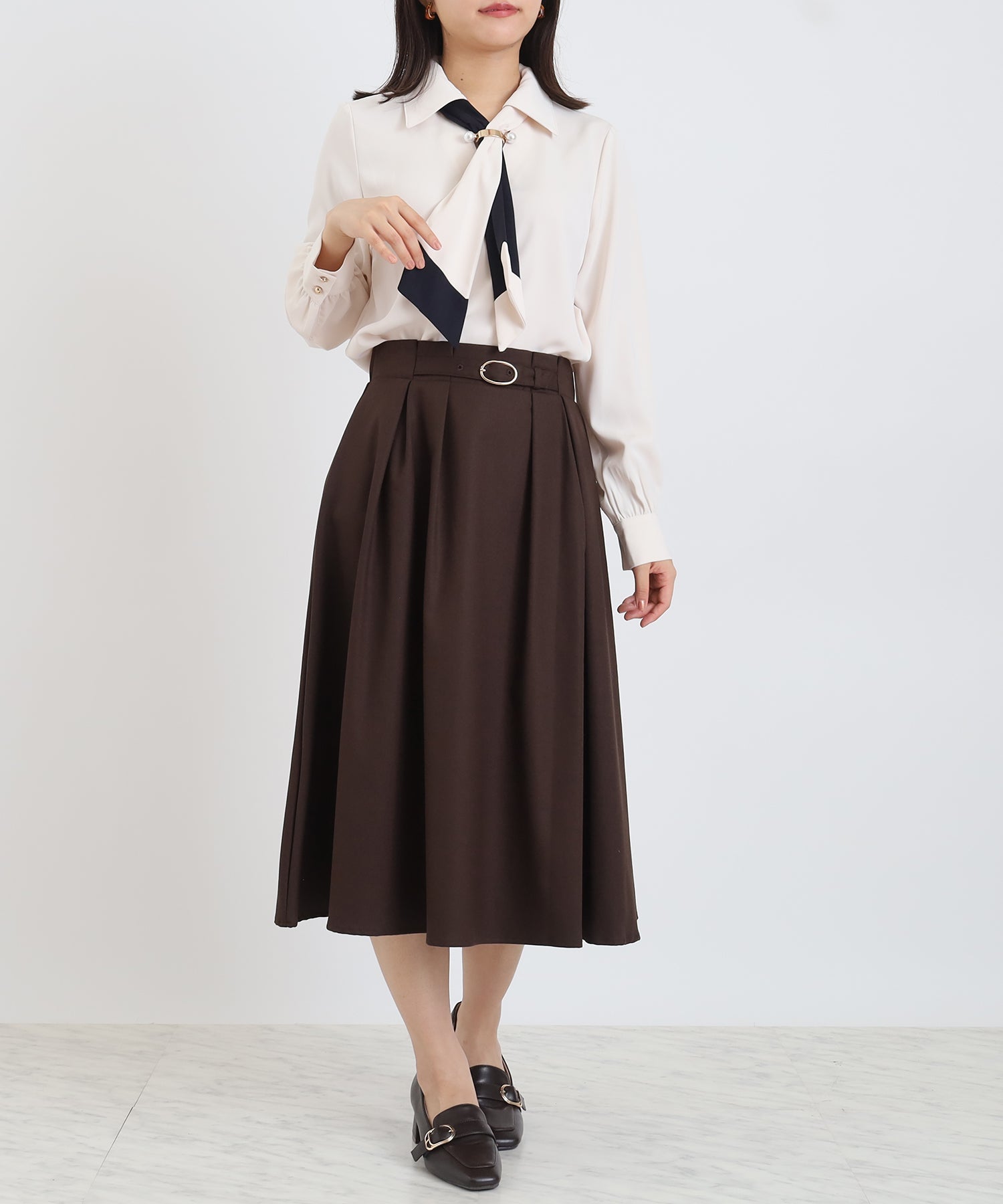 ベージュ　model：156　着用サイズ：M