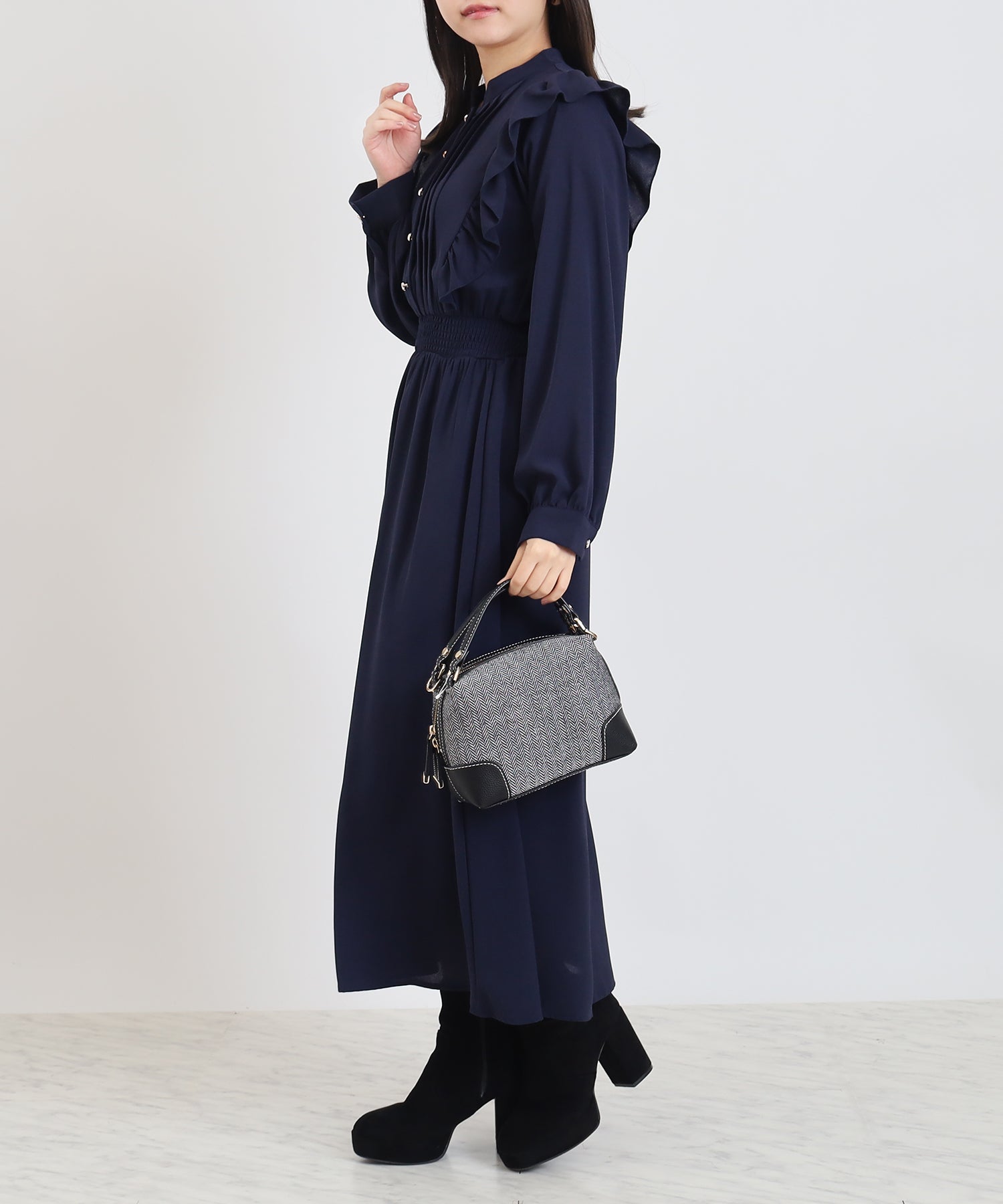 ピンタック肩フリルワンピース