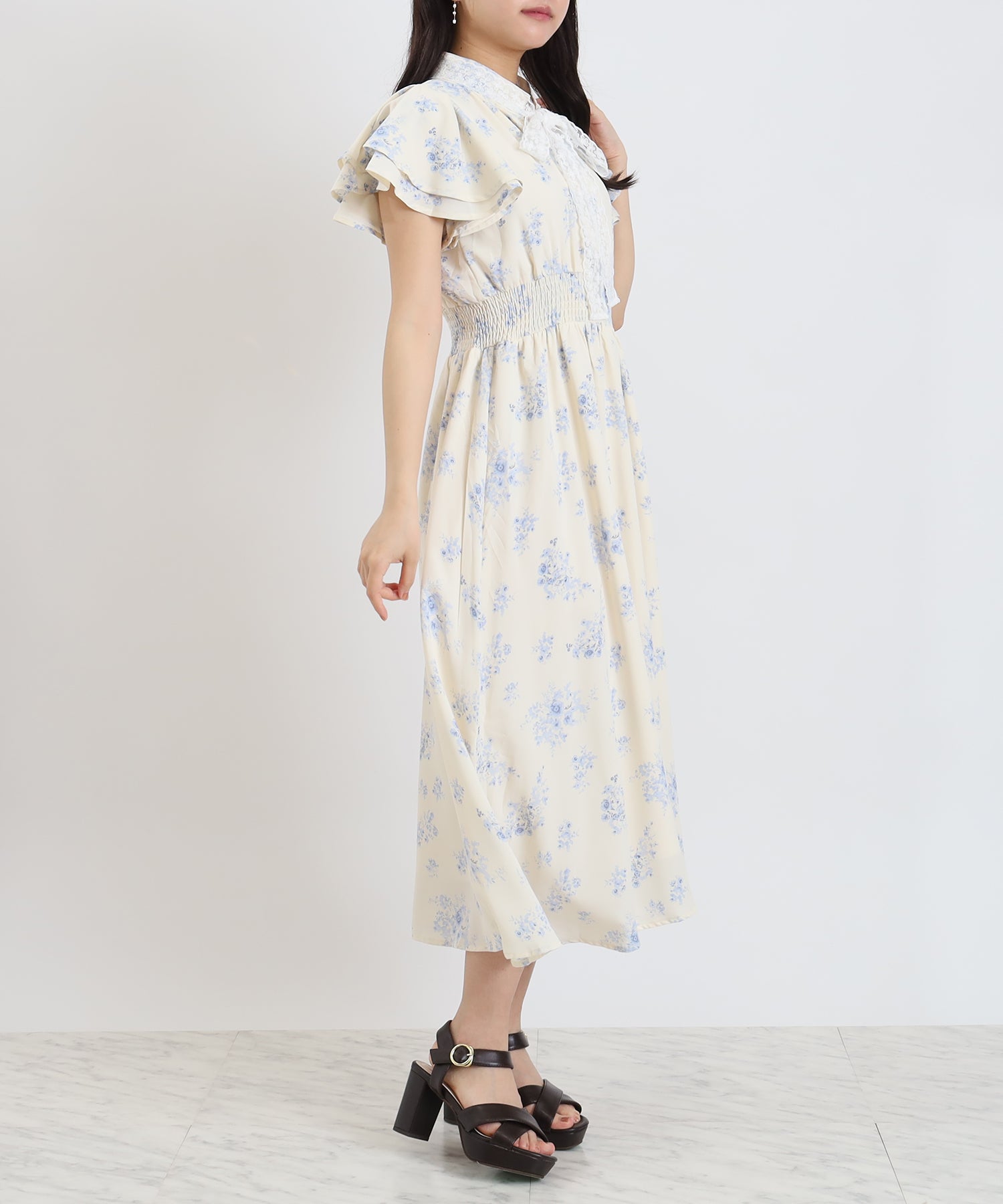 ベージュ　model:156cm  着用サイズ：S