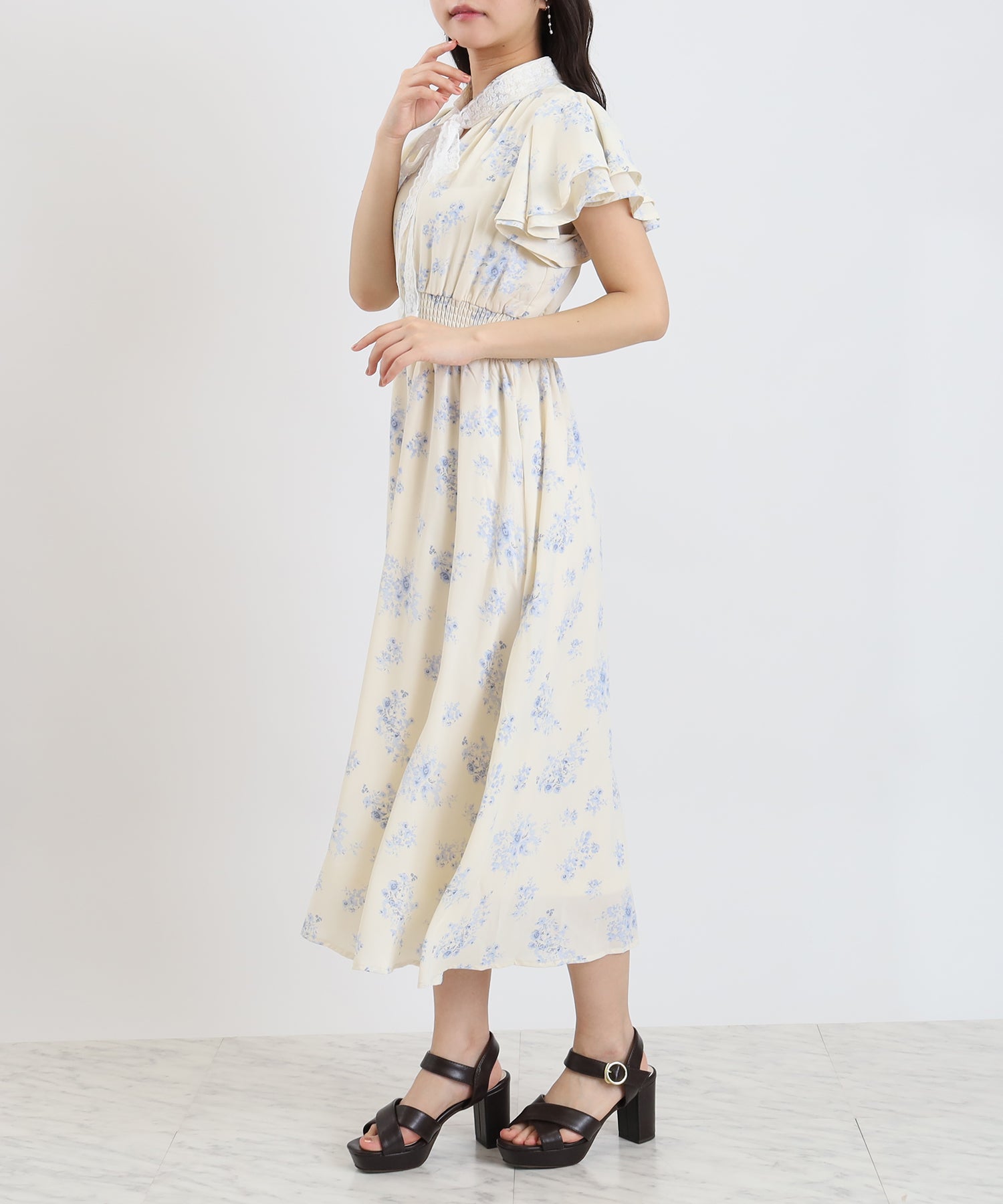 ベージュ　model:156cm  着用サイズ：S