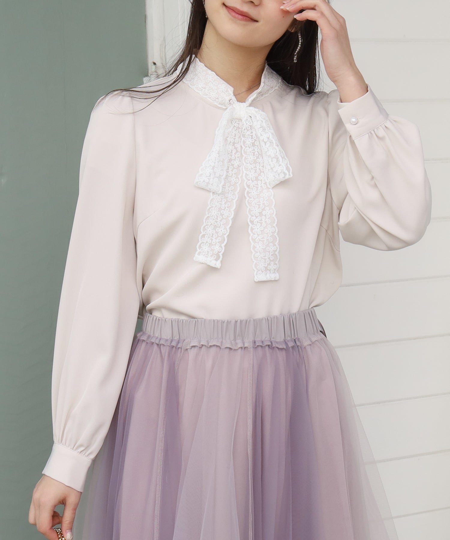 ピンクベージュ