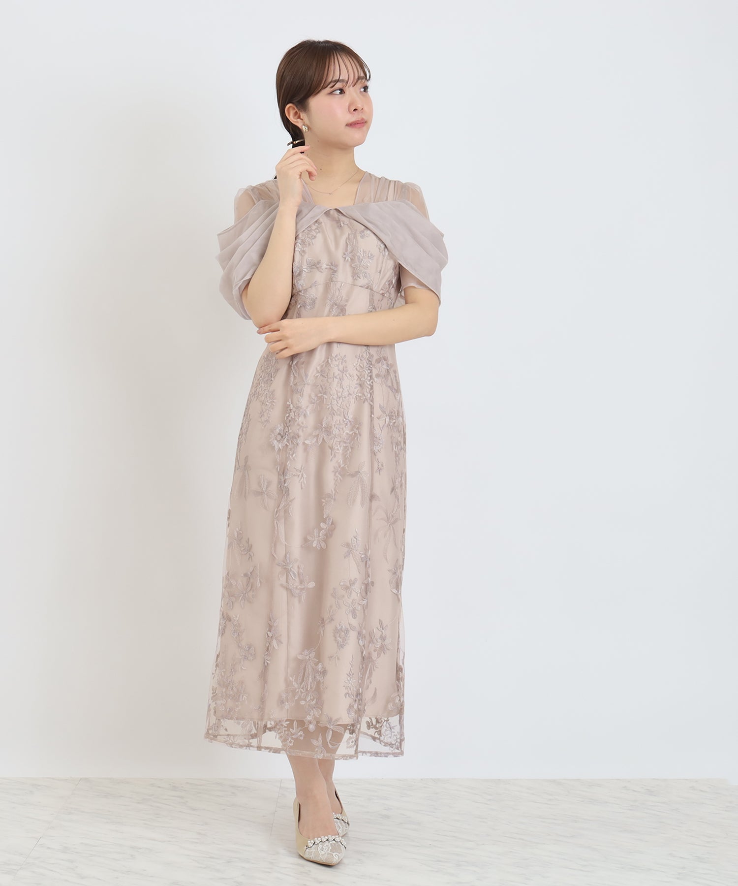 ベージュ　model：156　着用サイズ：S