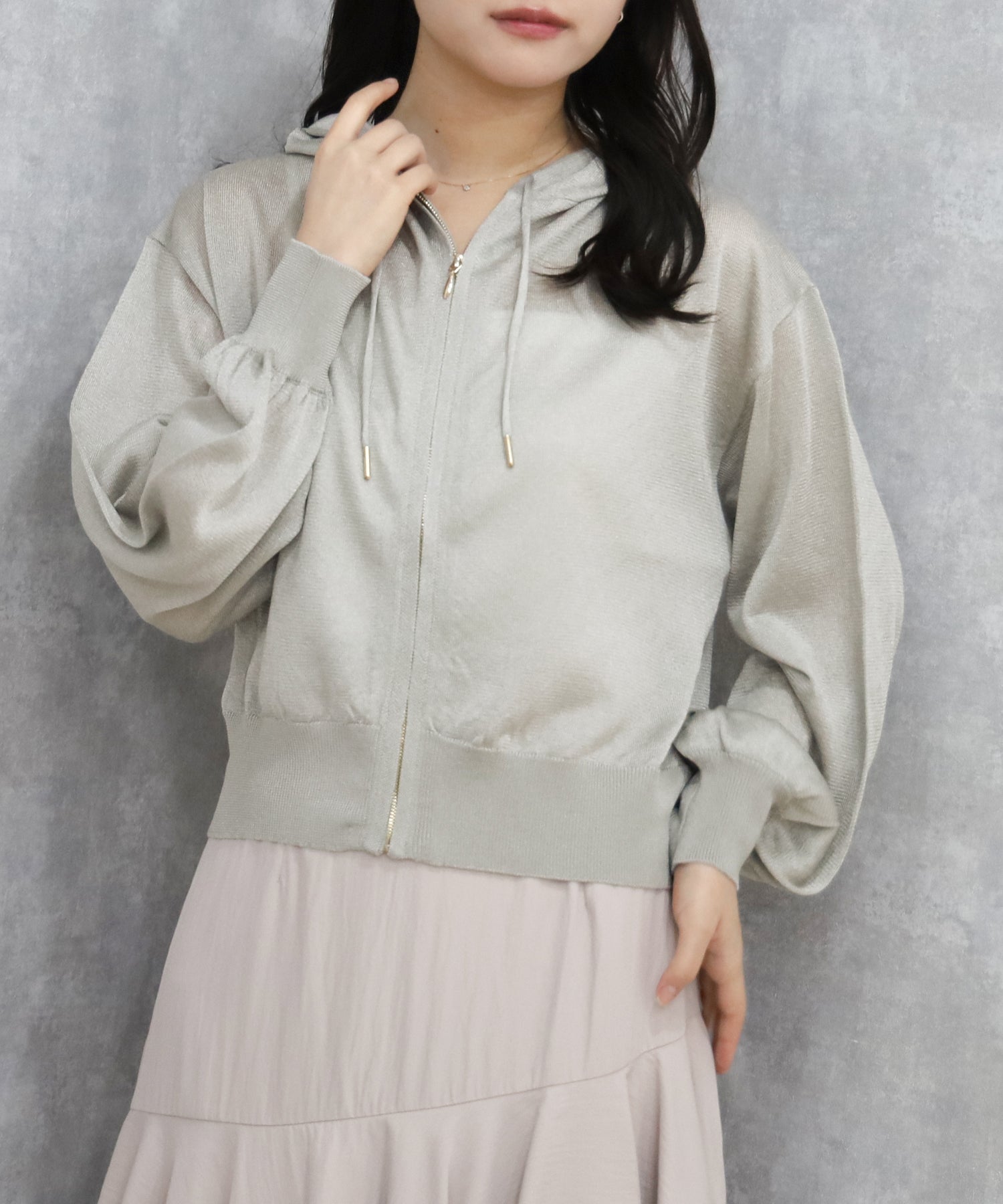 ライトグレー　model:156　着用サイズ：M