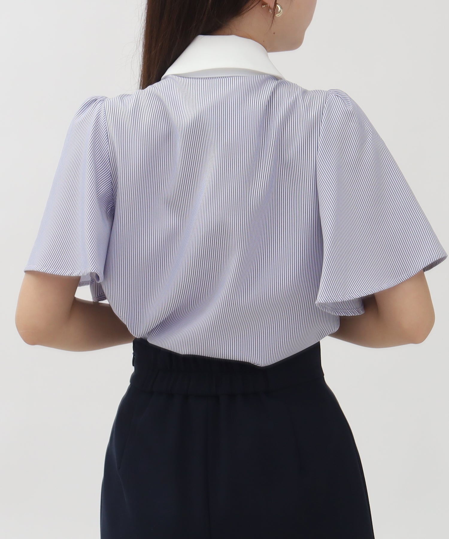 ブルー(ストライプ)×ホワイト(襟)　model：156　着用サイズ：S