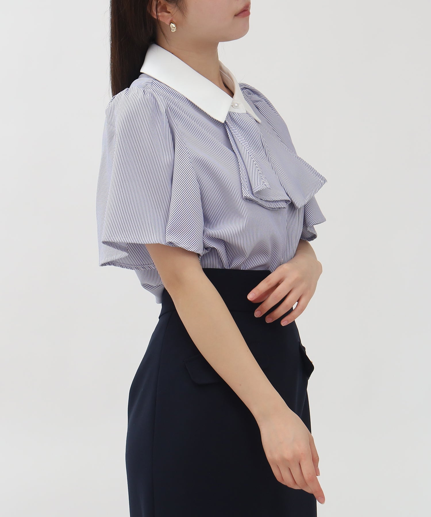 ブルー(ストライプ)×ホワイト(襟)　model：156　着用サイズ：S