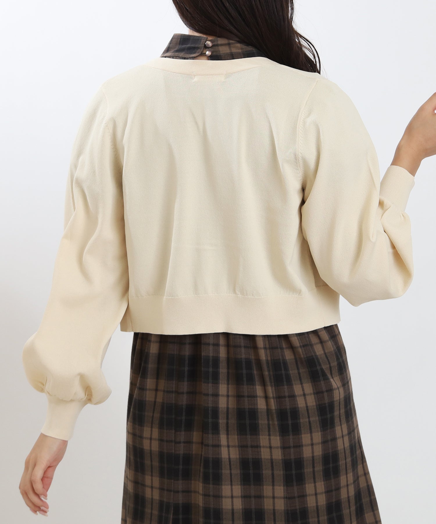 アイボリー　model：160　着用サイズ：M
